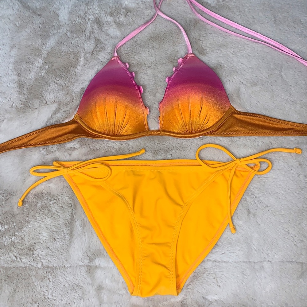 32B (S) Yellow/Tie dye Bikini 😍